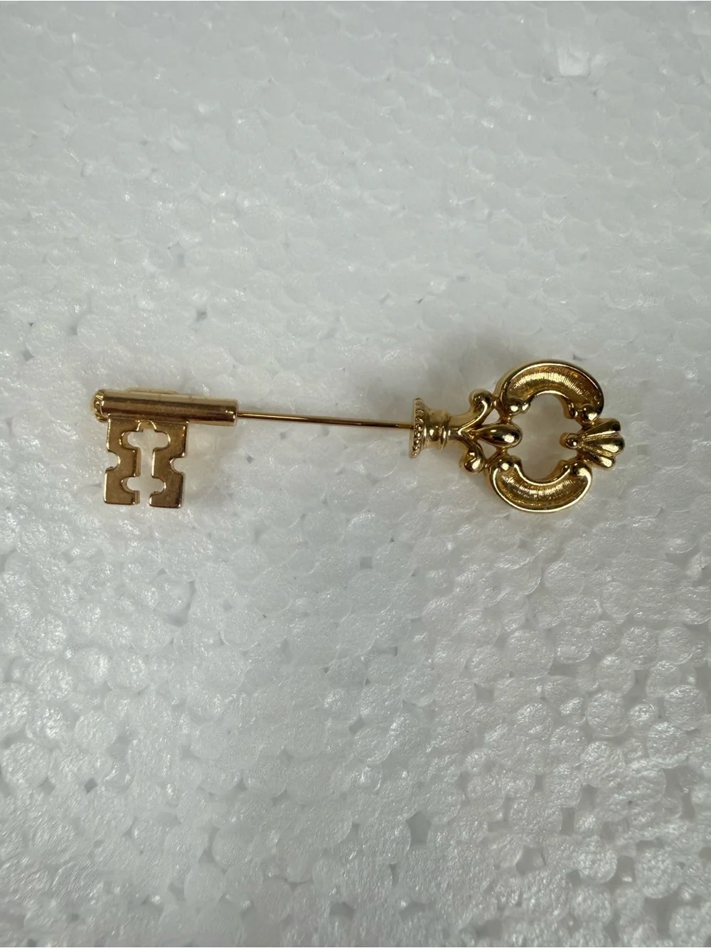 Vintage Skeleton Key Brooch Pin Gold Tone Stickpin 1978 Avon